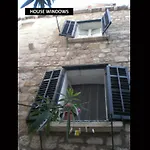 Buza House